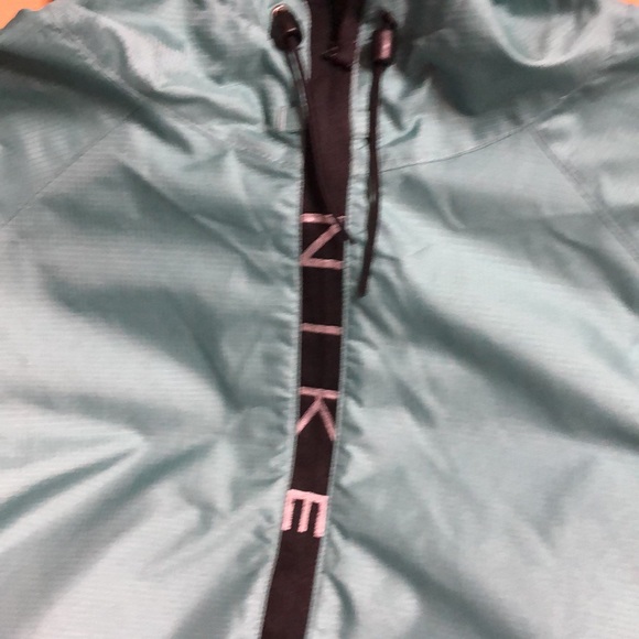 Men Hooded NIKE Pull Over Windbreaker - Picture 8 of 11